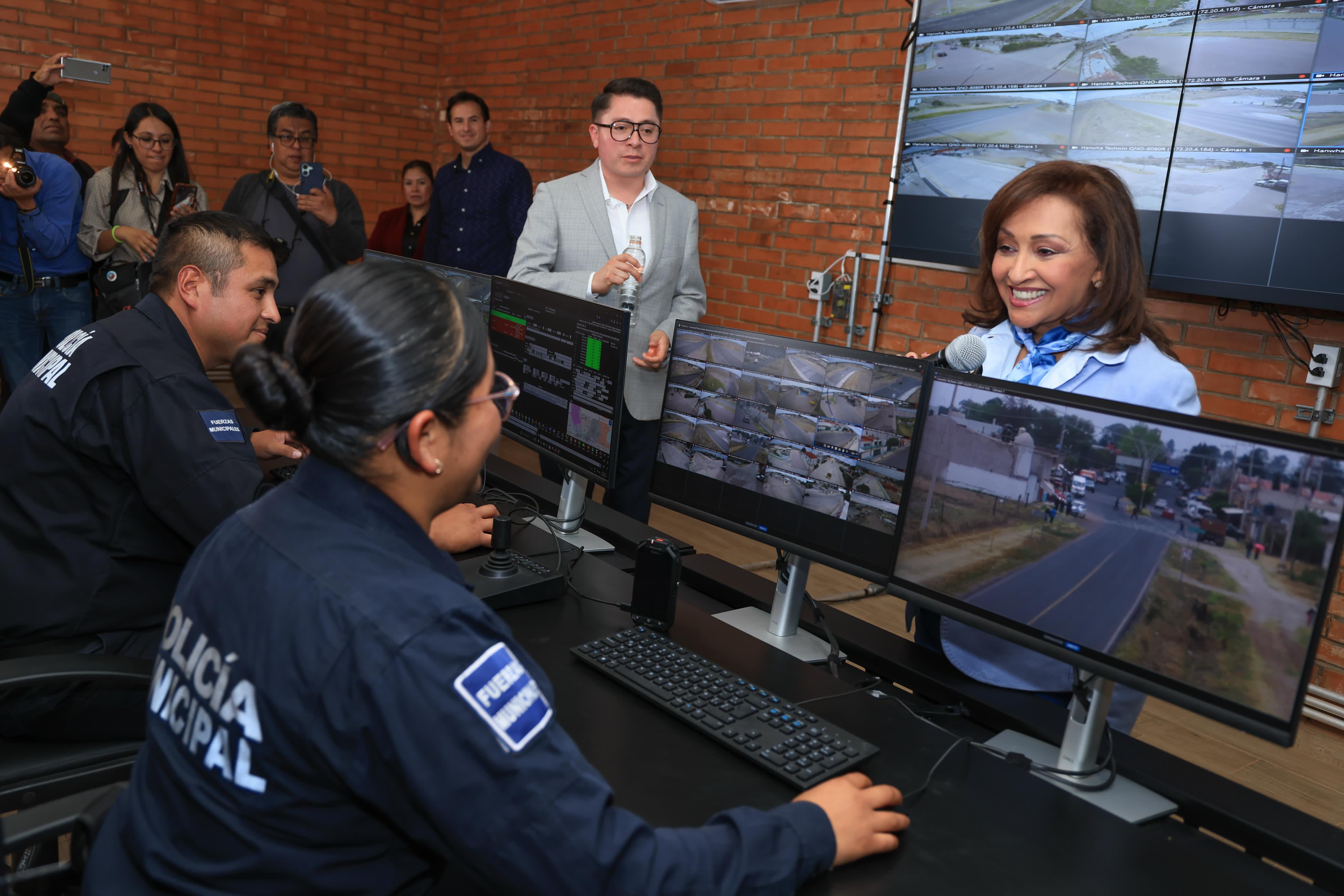 Gobierno estatal equipa con tecnología a Muñoz de Domingo Arenas